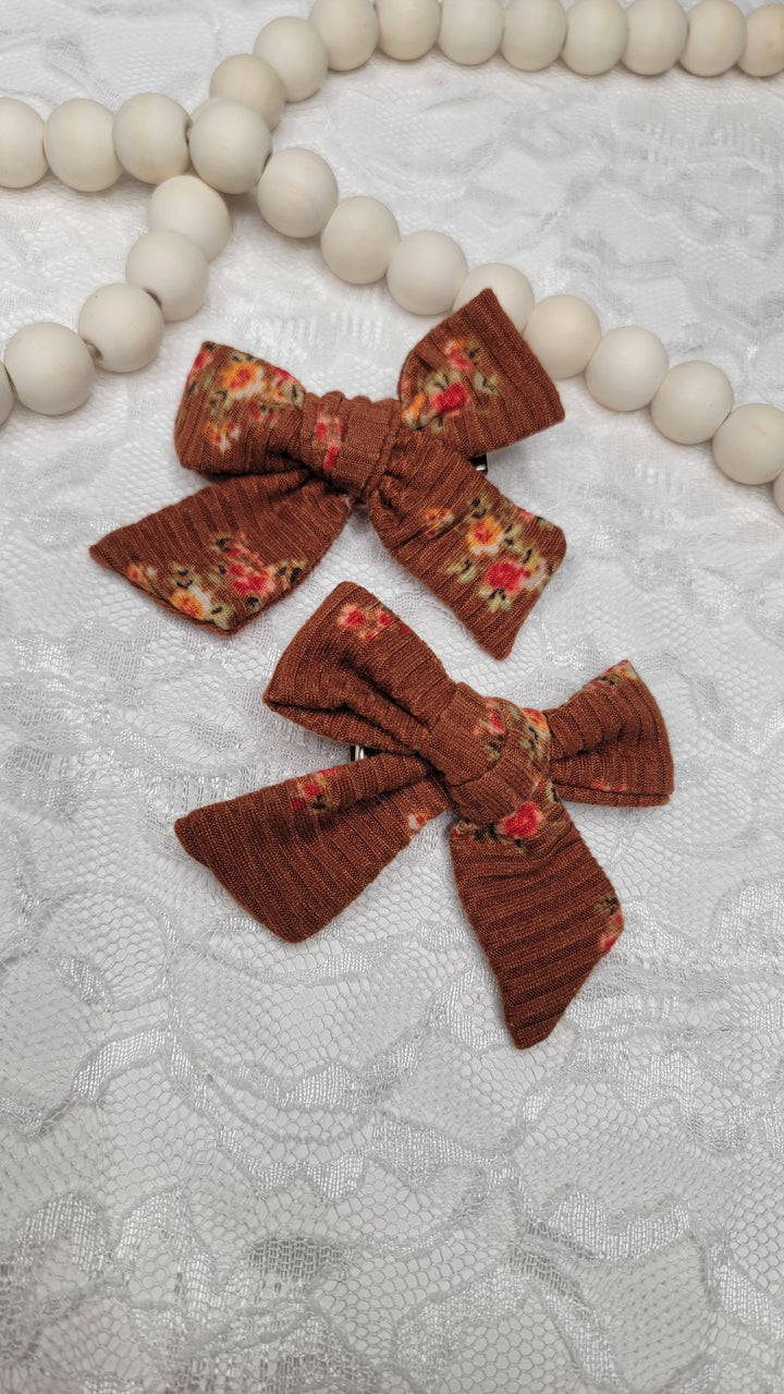 Brown Floral Dainty Piggies (on clips)