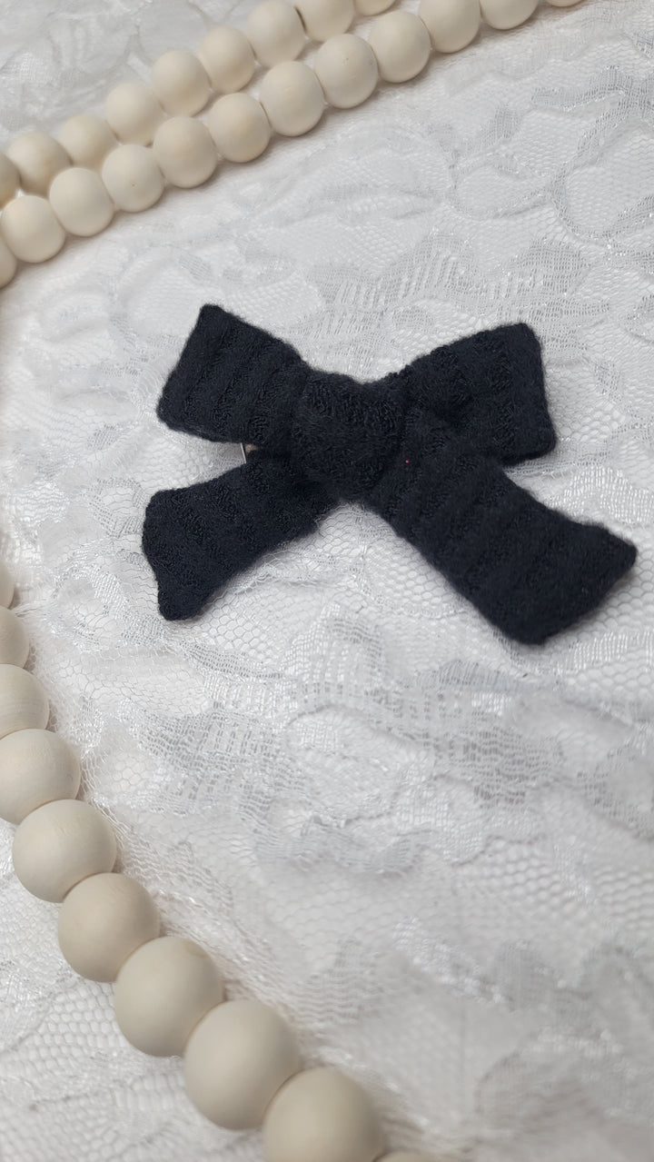 Black Waffle Dainty Bow (on clips)