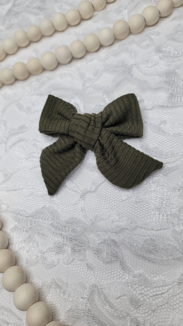Olive Dainty Bow (on clips)