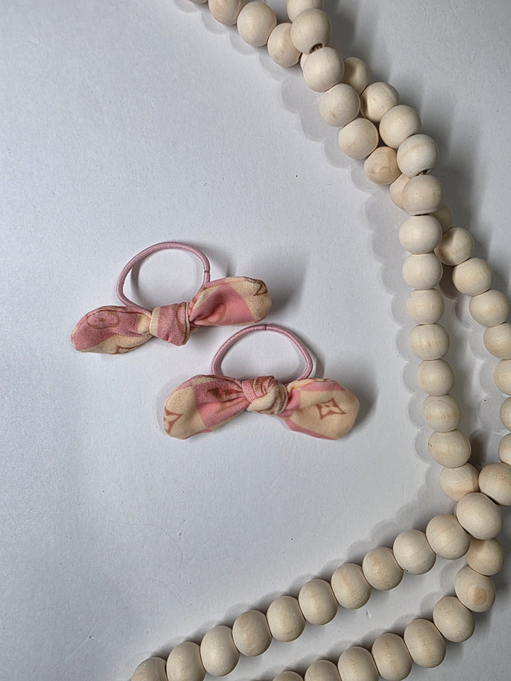 Cream Boujee Pony Bow Piggies