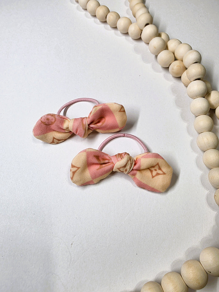 Cream Boujee Pony Bow Piggies