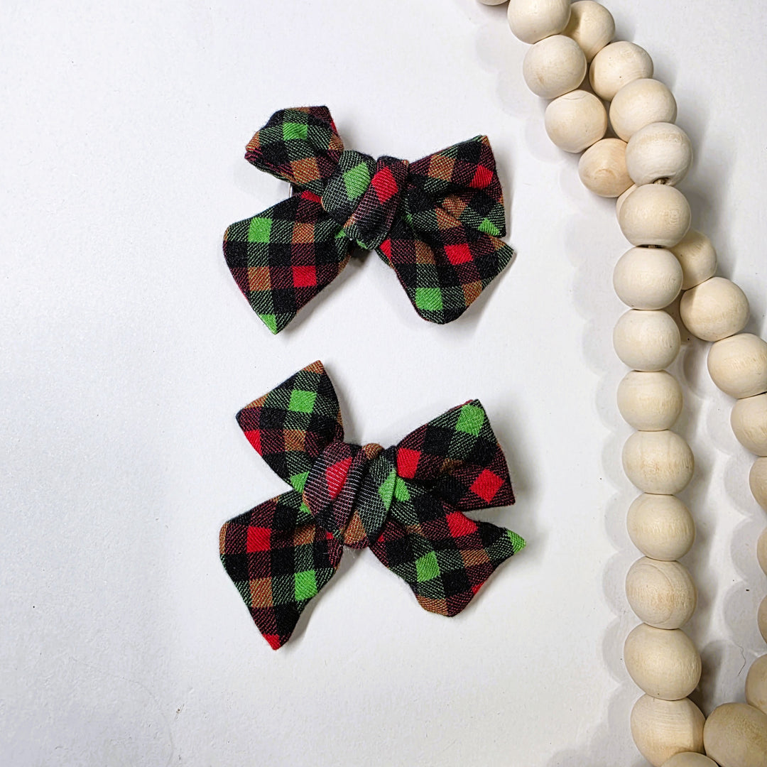 Christmas Plaid Dainty Piggies (on clips)