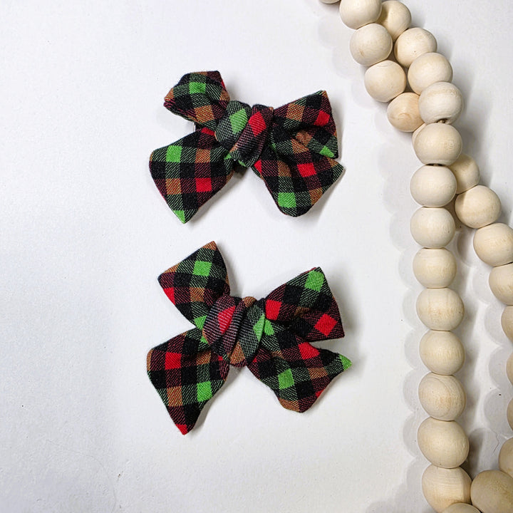 Christmas Plaid Dainty Piggies (on clips)