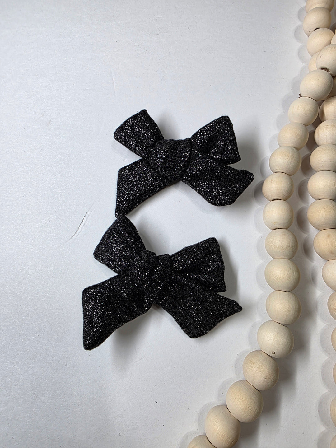 Black Glitter Dainty Piggies (on clips)